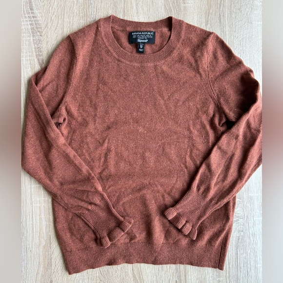 Banana Republic Sweaters - Banana Republic Filpucci Italian Yarn Rust Sweater XS